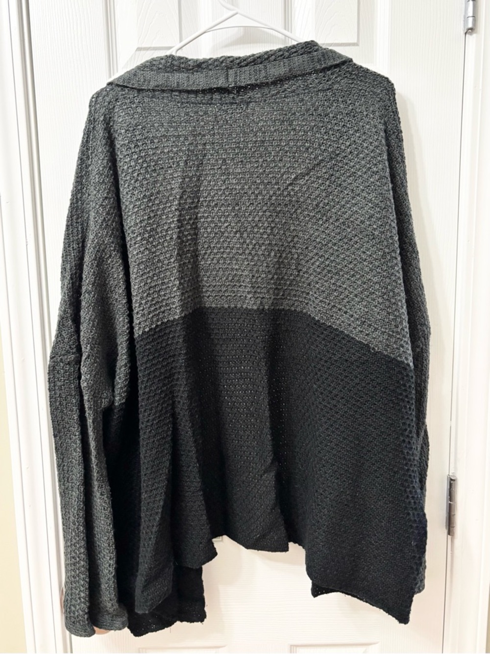 Urban Outfitters BDG Cozy Colorblock Open-Front Cardigan Dark Gray Black Sz L - Picture 6 of 7